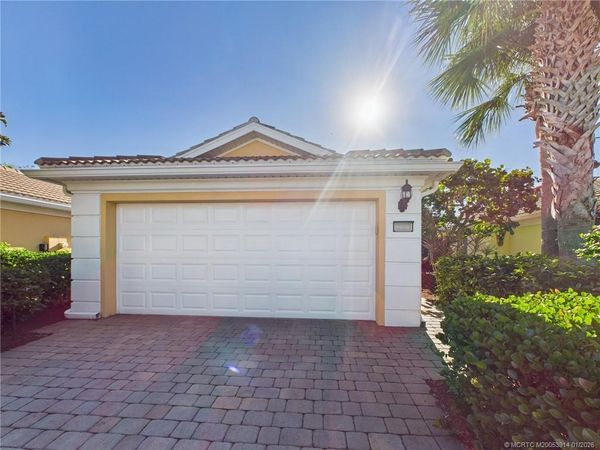 5315 NW Dominica Street , Vero Beach, FL 32967
