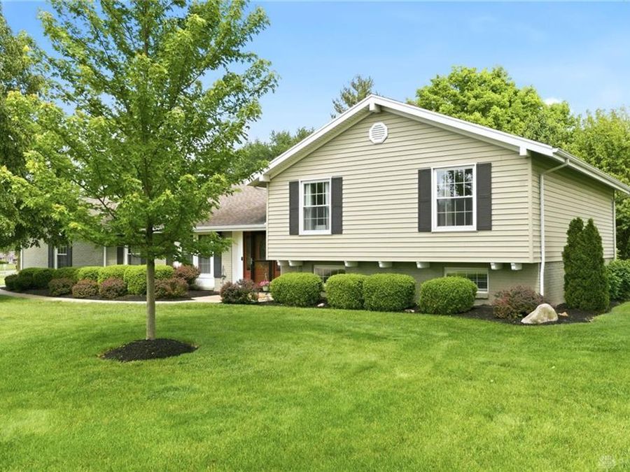 8916 Paragon Road, Centerville, OH 45458 Photo 1