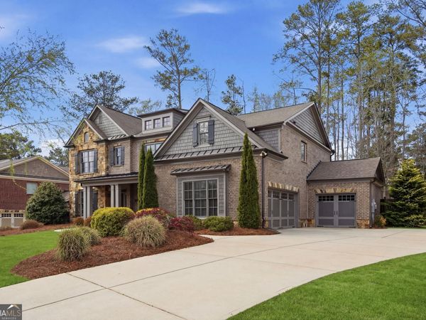 2732 Oak Glen Manor Road, Decatur, GA 30033