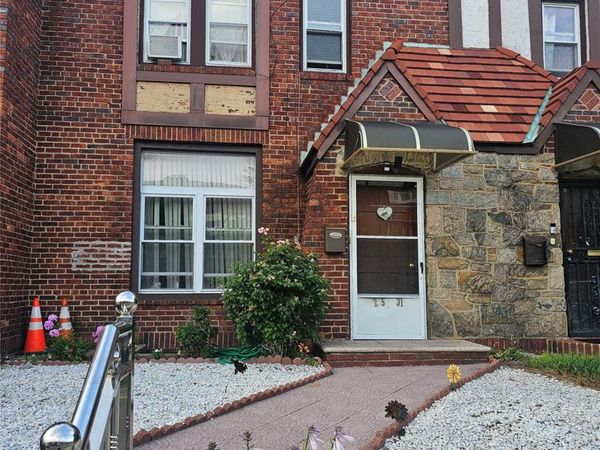 21531 Murdock Avenue , Queens Village, NY 11429