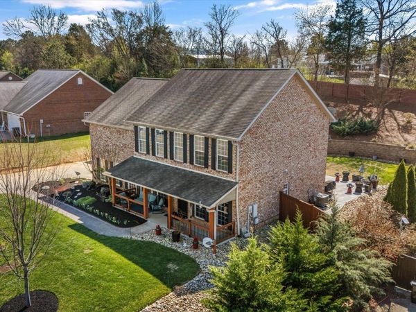 130 Flora Drive, Lenoir City, TN 37771