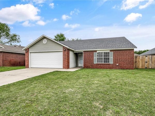 1103 Ryan Street , Bentonville, AR 72712
