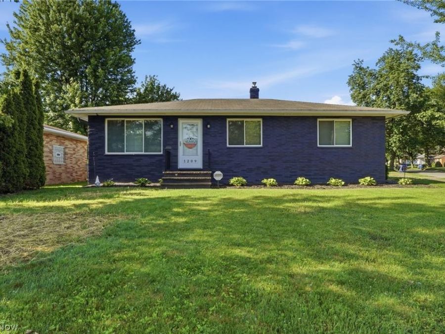 1209 Galaxy Drive , Cleveland, OH 44109 Photo 1