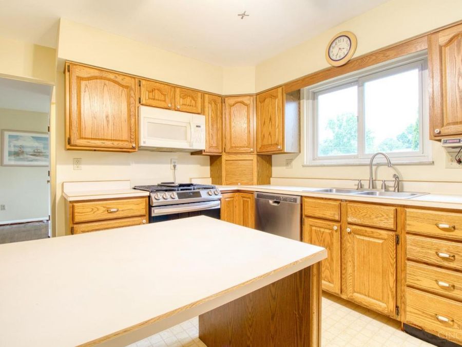 1667 Clemson Circle, Cincinnati, OH 45255 Photo 8