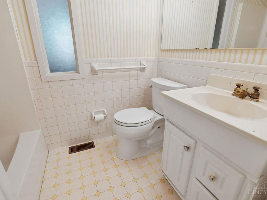 11119 Embassy Drive, Forest Park, OH 45240 Photo 26