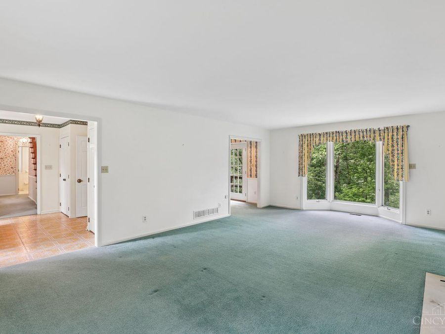 11119 Embassy Drive, Forest Park, OH 45240 Photo 7