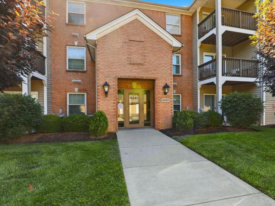 4341 Regency Ridge Court, Unit 304, Green Township, OH 45248 Photo 2