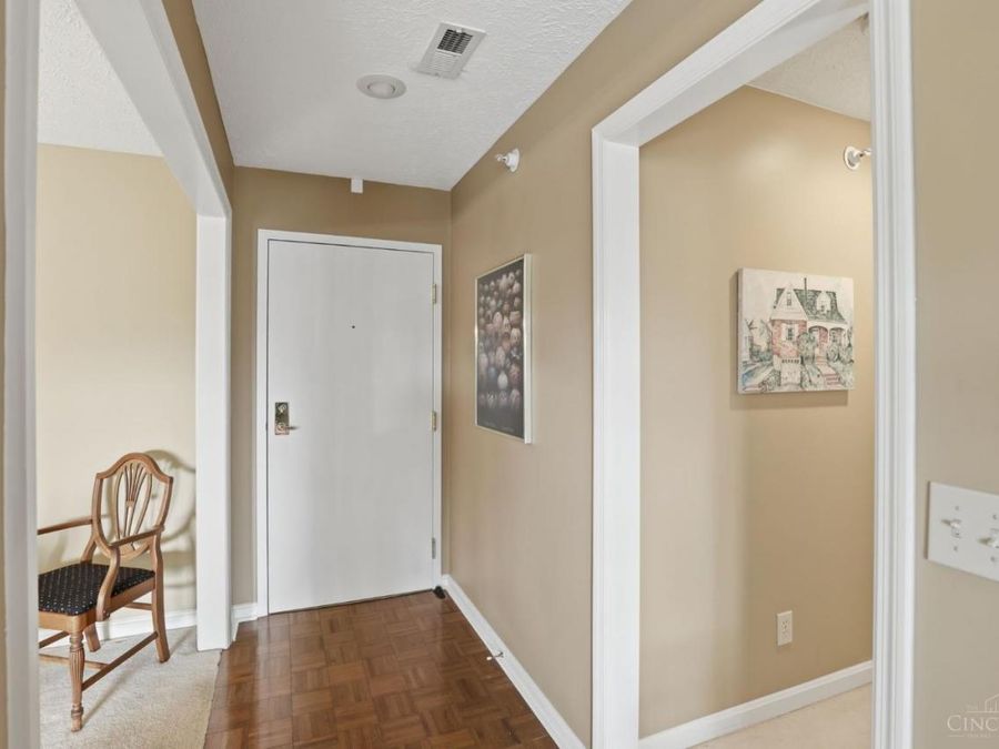4341 Regency Ridge Court, Unit 304, Green Township, OH 45248 Photo 3