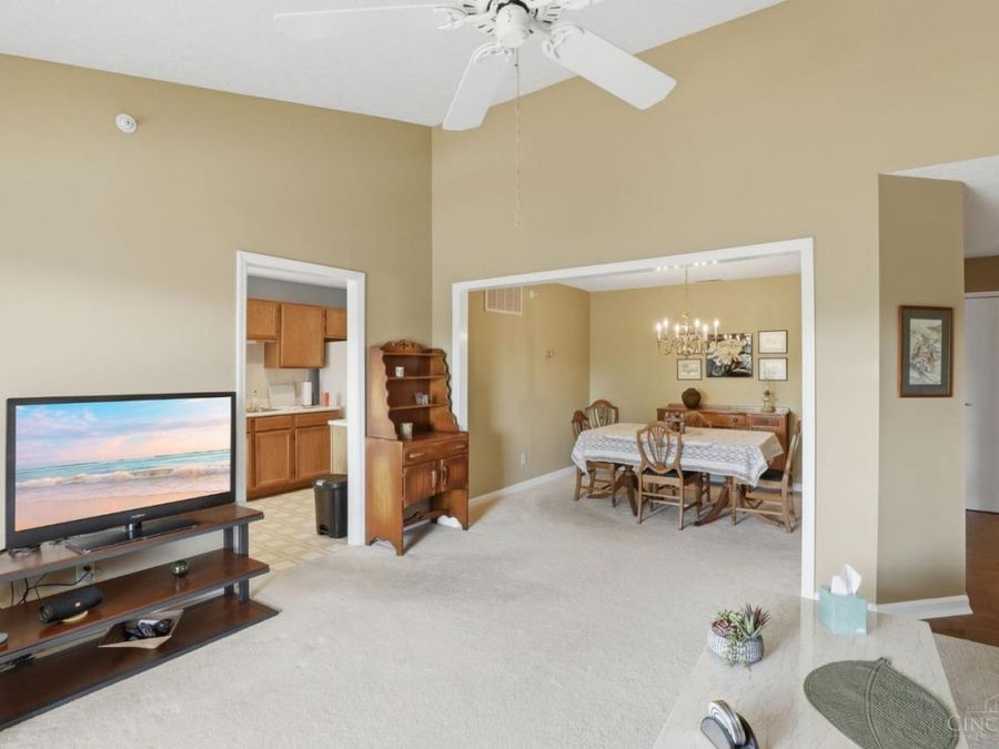 4341 Regency Ridge Court, Unit 304, Green Township, OH 45248 Photo 9