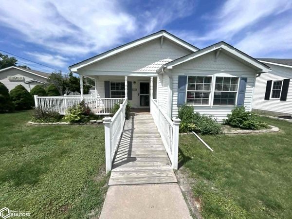 117 W Wapello Street, Agency, IA 52530