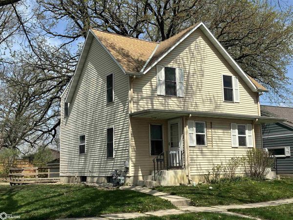704 8th Avenue N, Clear Lake, IA 50428