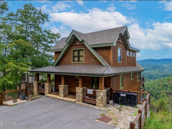 2520 Mountain Holly Way , Sevierville, TN 37862