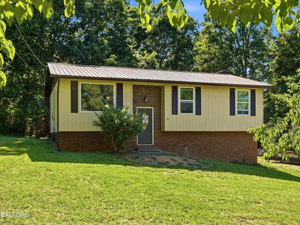 911 Coker Rd , Maryville, TN 37801