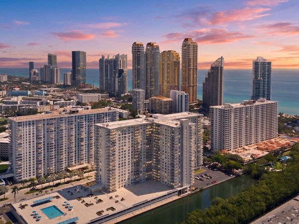 230 174th Street , Unit 2402, Sunny Isles Beach, FL 33160