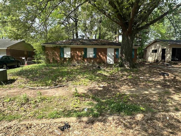 3726 ROYAL WOOD DR, Memphis, TN 38128