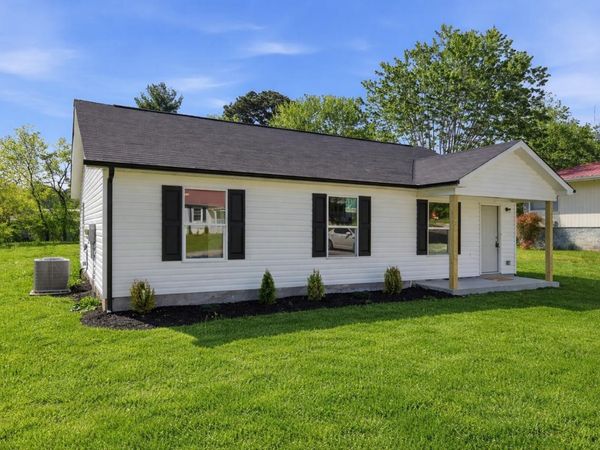 307 W End Ave , McMinnville, TN 37110