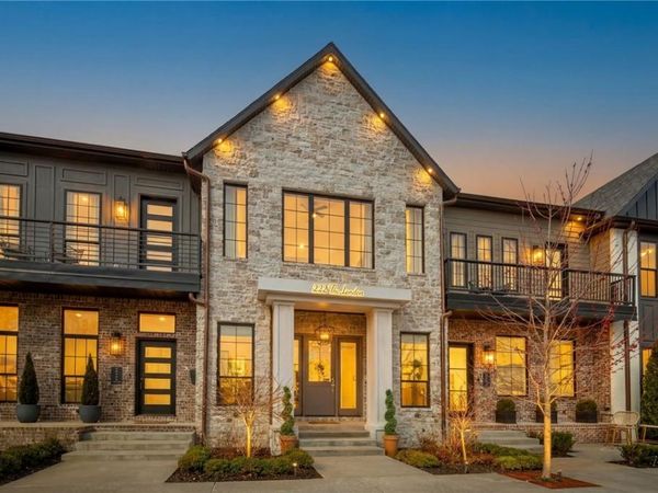 222 SE B Street , Bentonville, AR 72712