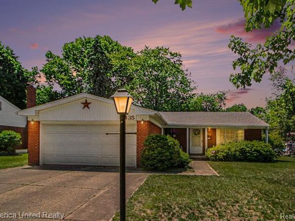 9135 Manton Avenue , Plymouth Twp, MI 48170