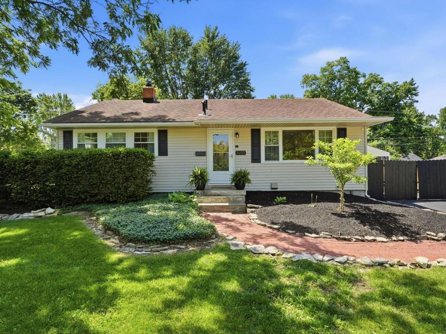 2257 Fishinger Road , Columbus, OH 43221 Photo 1