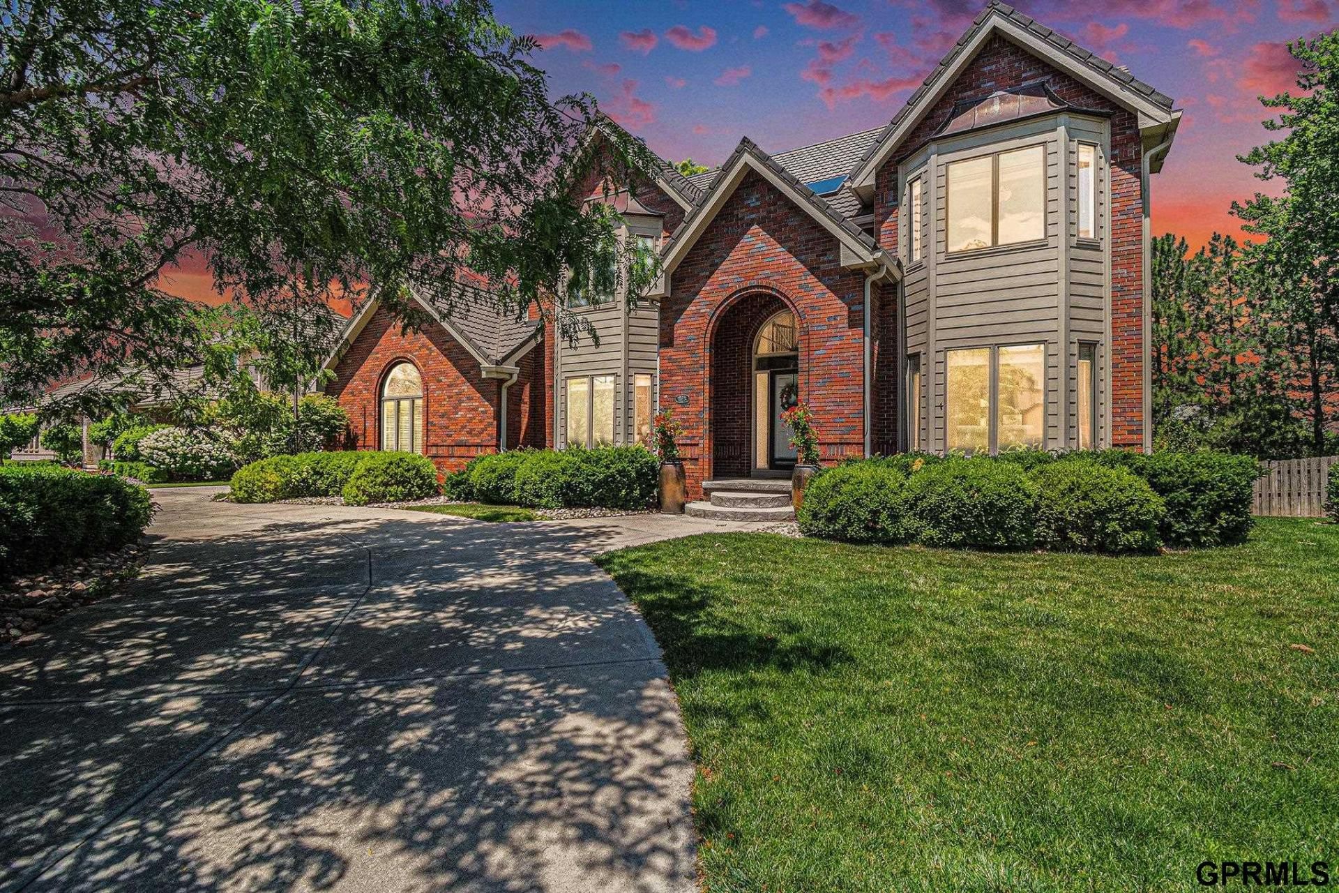 13624 Parker Circle, Omaha, NE 68154