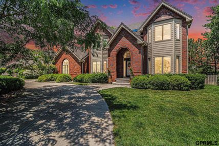 13624 Parker Circle, Omaha, NE 68154