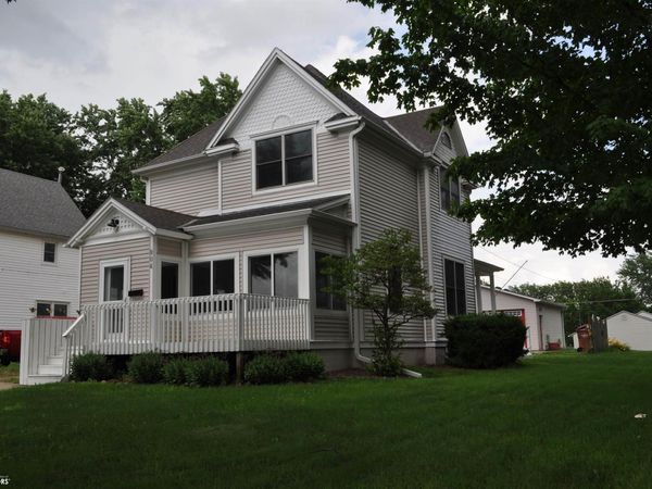 804 N Clark Street, Carroll, IA 51401
