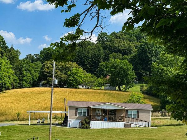 2511 Bloomingdale Road, Kingsport, TN 37660
