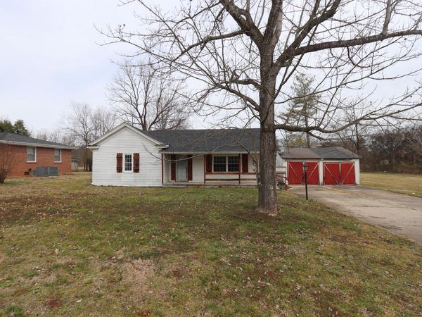 400 W Main St , Alexandria, TN 37012