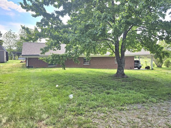 1833 New Hope Rd , Cadiz, KY 42211