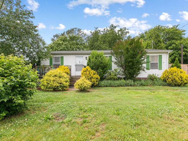 225 Nowlin Dr , Columbia, TN 38401