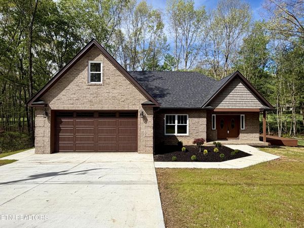 414 Beachwood Drive , Crossville, TN 38558