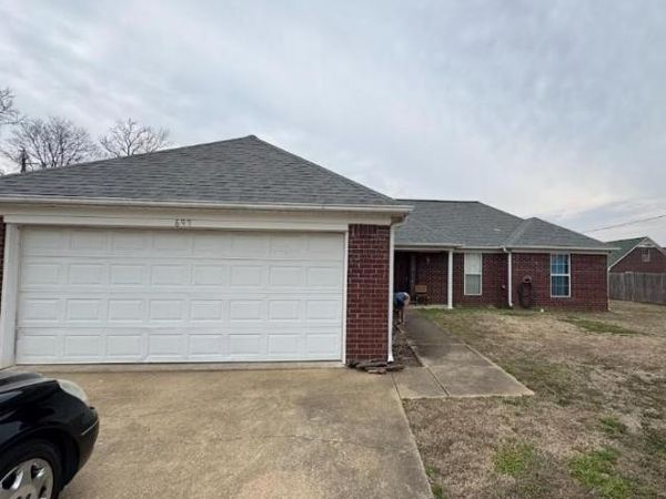 697 WYLIE DR , Brighton, TN 38011