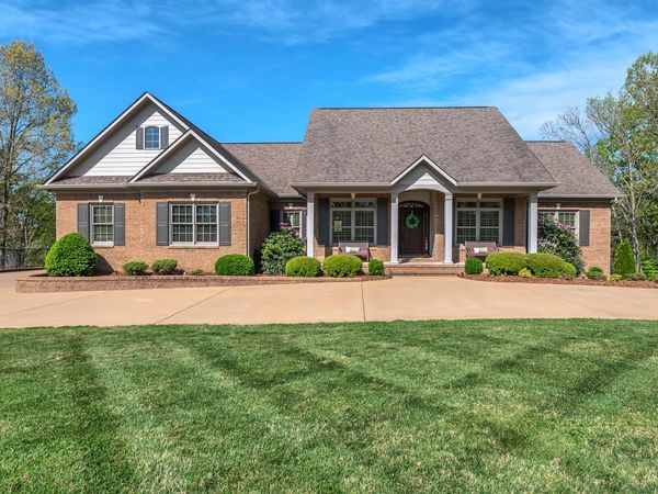 294 Cove Ln , Lawrenceburg, TN 38464