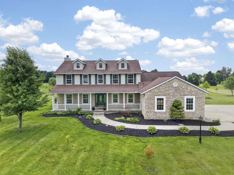 421 Warrenpoint Lane , Pataskala, OH 43062 Photo 1