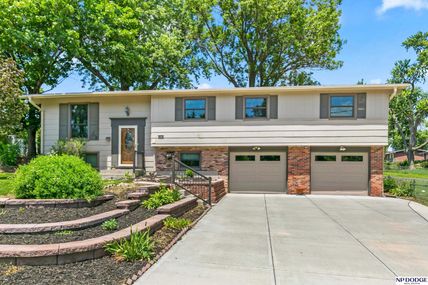 9614 Brownley Drive, Omaha, NE 68134