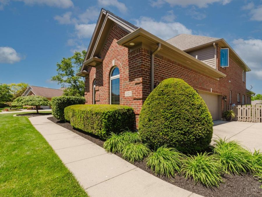 1123 Waters Edge Drive, Centerville, OH 45458 Photo 4
