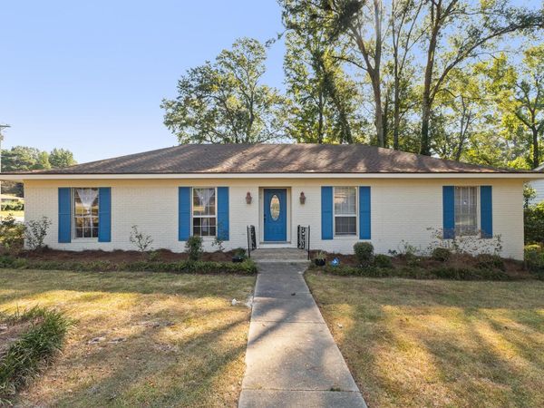 100 Rhodes Dr., Hattiesburg, MS 39402