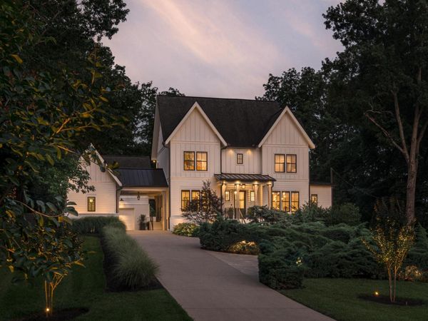 4527 Beacon Dr , Nashville, TN 37215