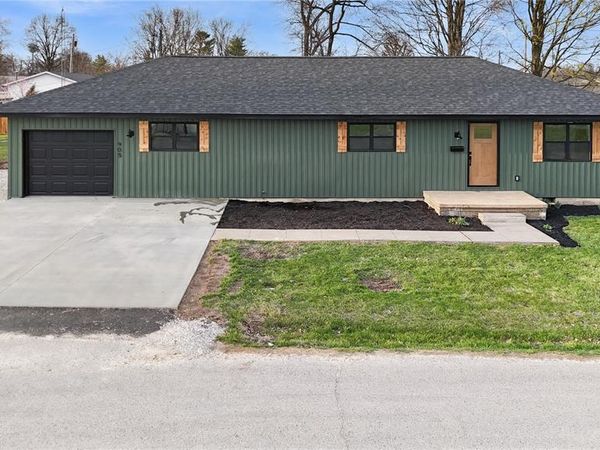 905 W Maple Street , Bowling Green, MO 63334
