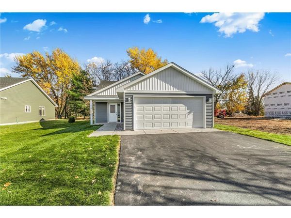 1015 3rd Avenue NE, Milaca, MN 56353