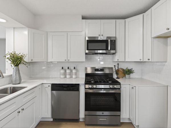 1627 Thomas Avenue N, Minneapolis, MN 55411