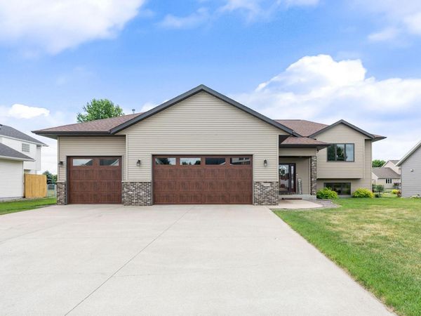 2575 Fox Hollow Lane , Owatonna, MN 55060