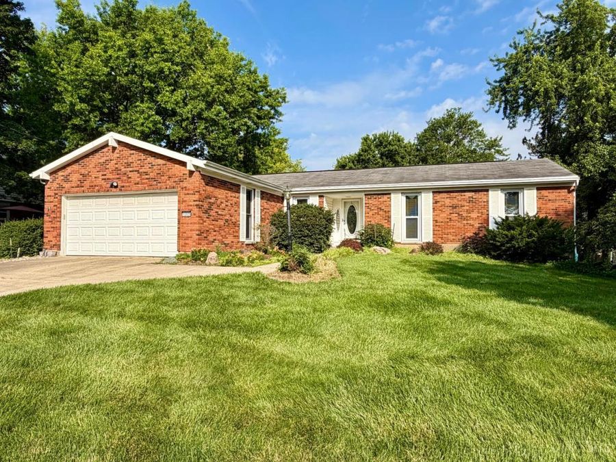 12005 Elkridge Drive, Springdale, OH 45240 Photo 2