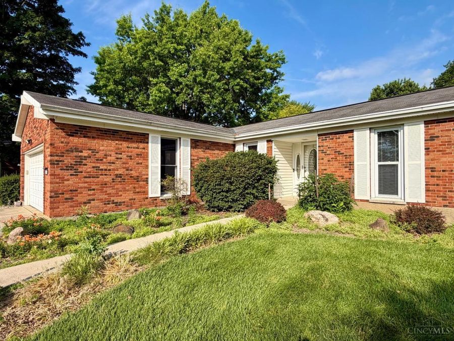 12005 Elkridge Drive, Springdale, OH 45240 Photo 3