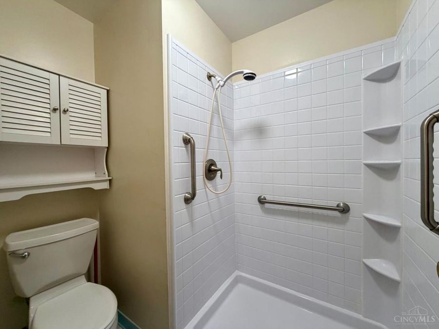 12005 Elkridge Drive, Springdale, OH 45240 Photo 32