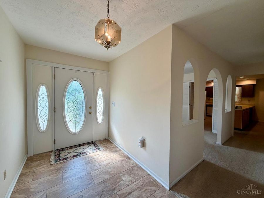 12005 Elkridge Drive, Springdale, OH 45240 Photo 4