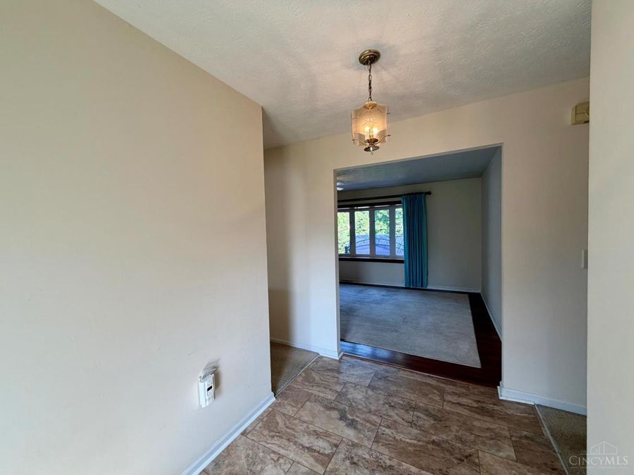 12005 Elkridge Drive, Springdale, OH 45240 Photo 5