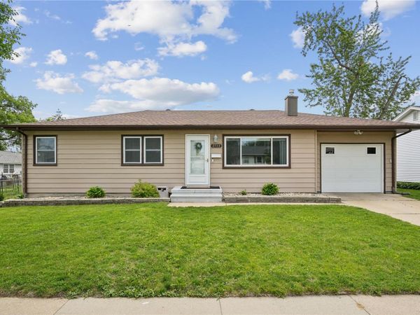 2713 Evelyn Drive SW, Cedar Rapids, IA 52404