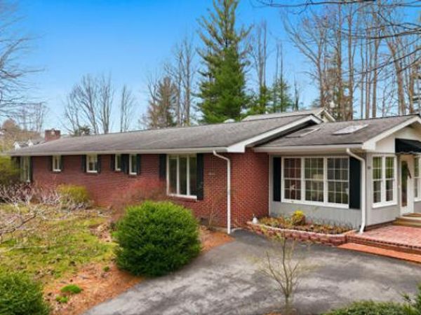 949 Jefferson Drive, Wise, VA 24293