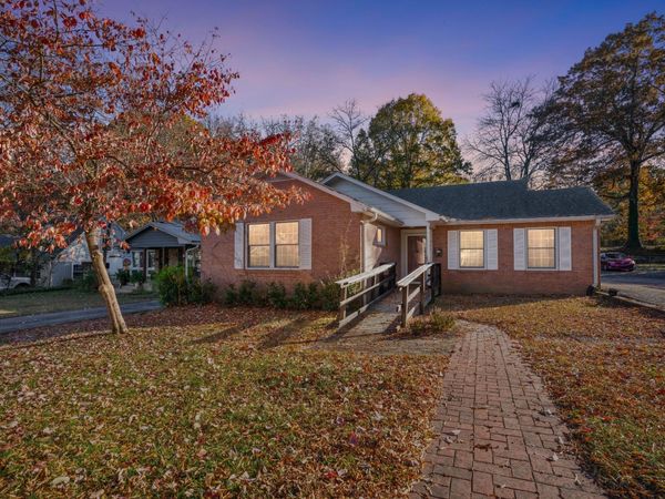 311 Edgewood St , Paris, TN 38242